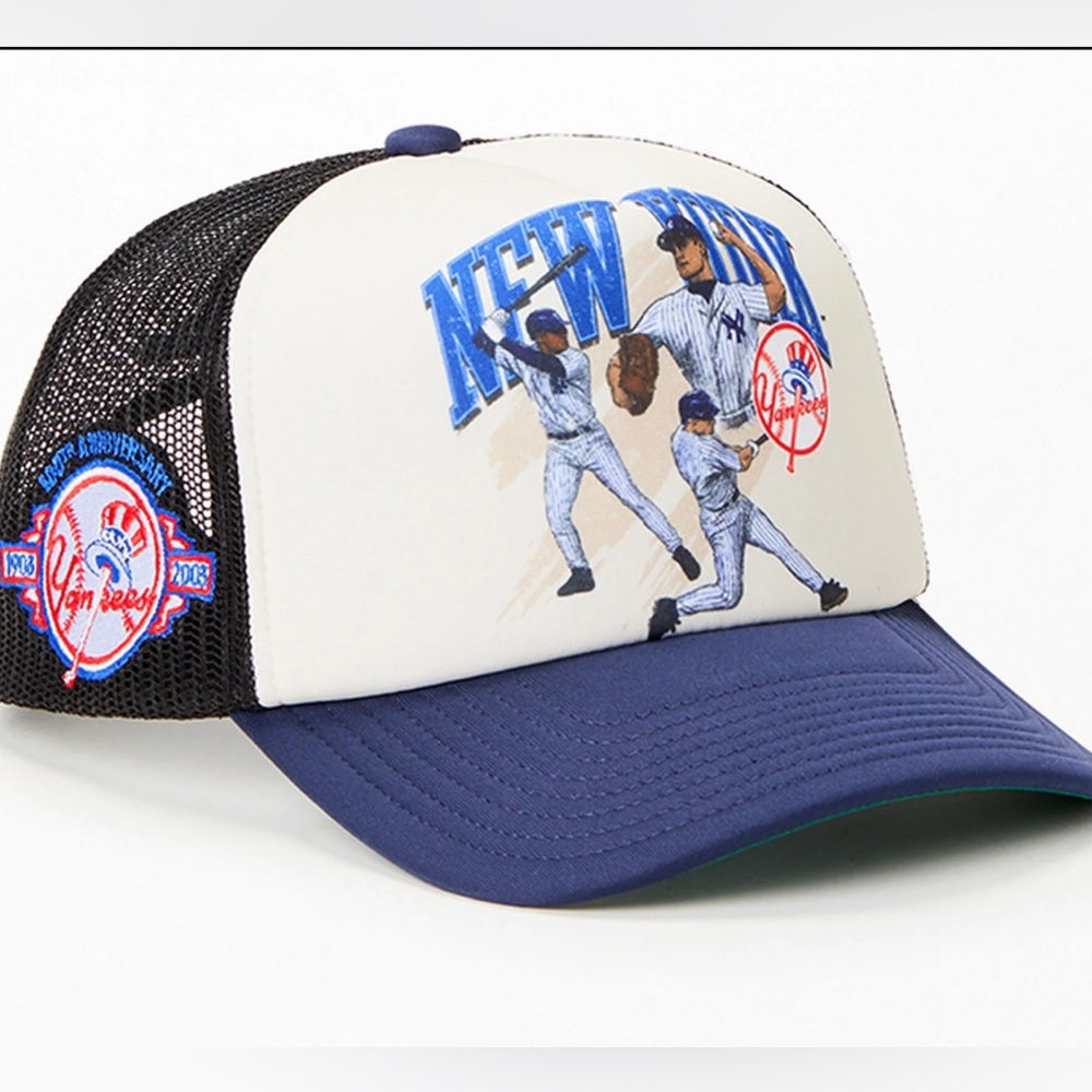 Mitchell & Ness retro logo New York Yankee men’s trucker hat